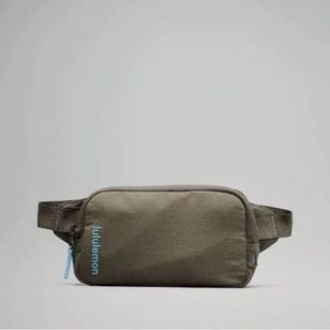 LULULEMON MINI BELT BAG IN CAROB